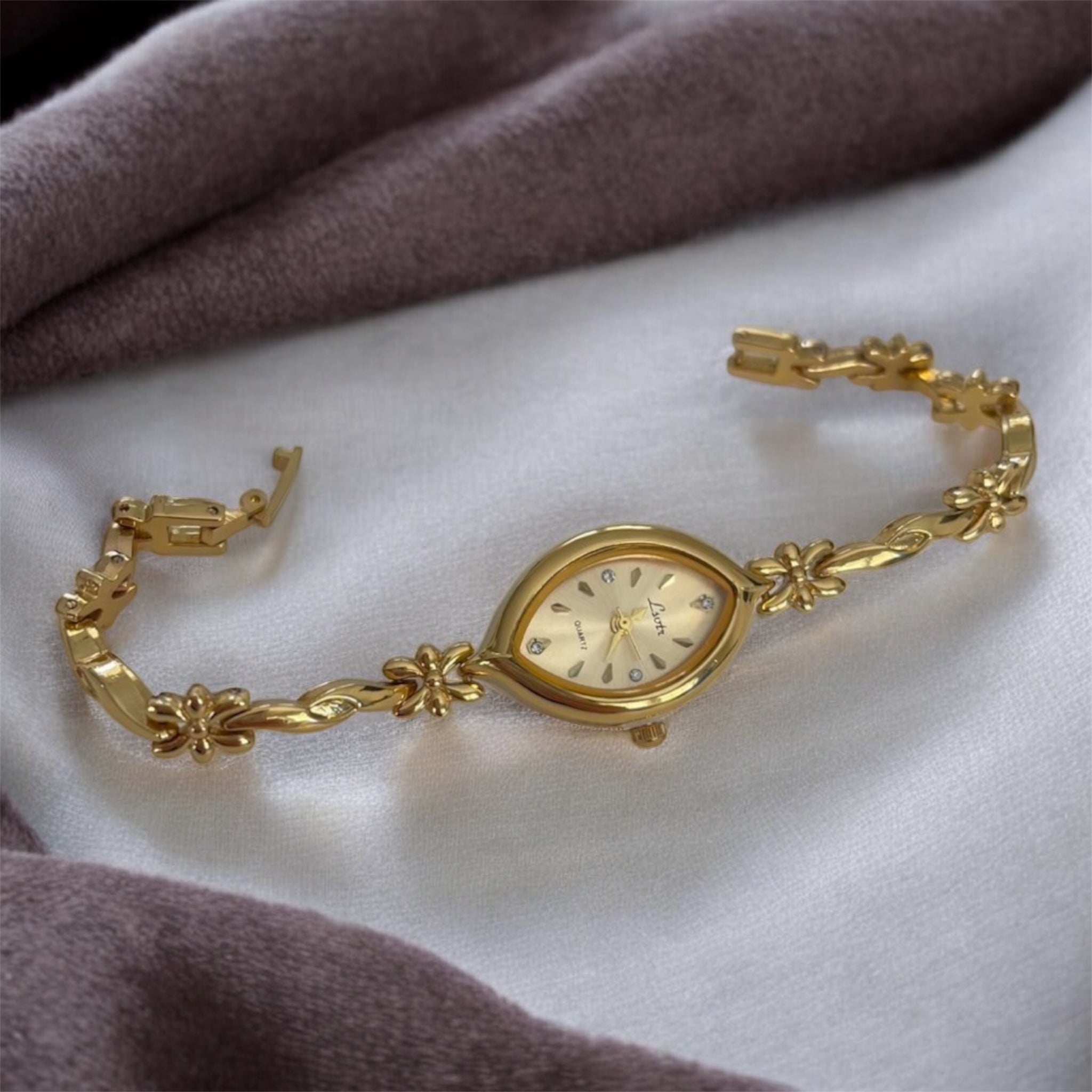 French Retro Gold Small Dial Women’s Watch