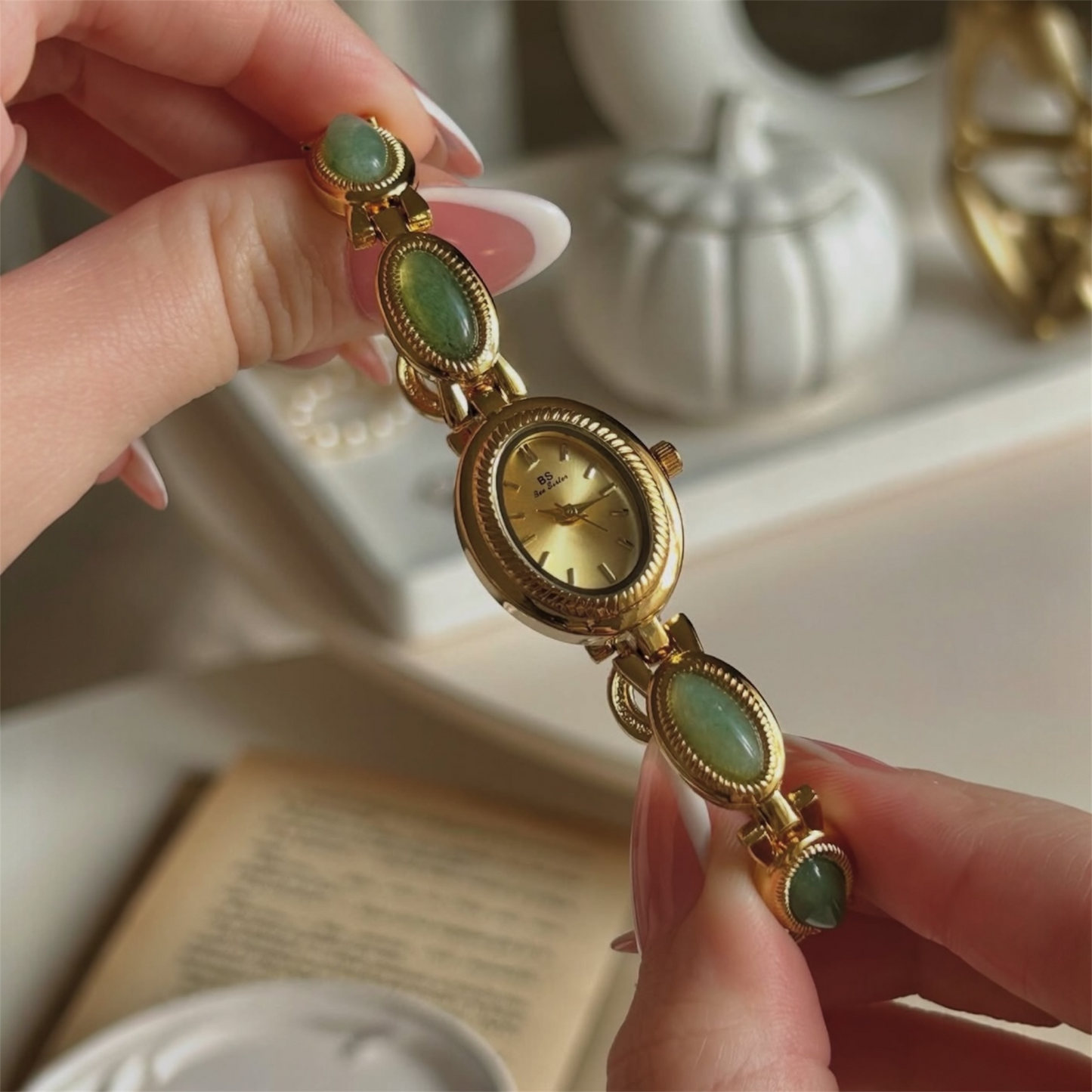 2025 Luxury Oval Rhinestone Gold Watch - Elegant Women's Bracelet Edition