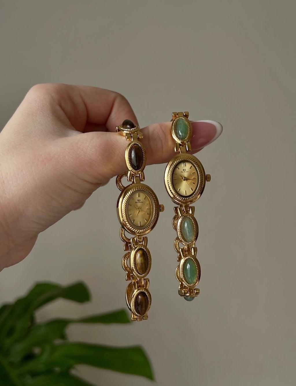 Elegant Women’s Green Bracelet Watch – Luxury Look & Fast Shipping