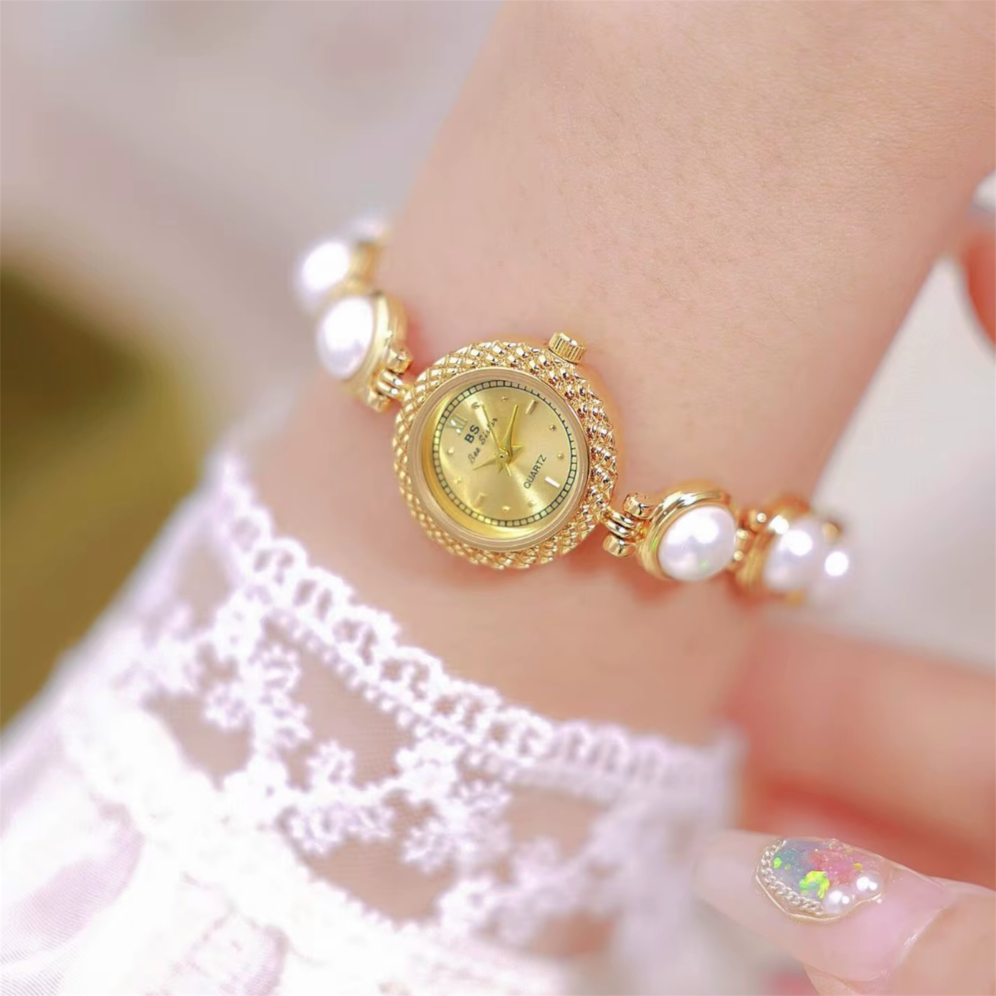 Luxury Pearl Women’s Wristwatch