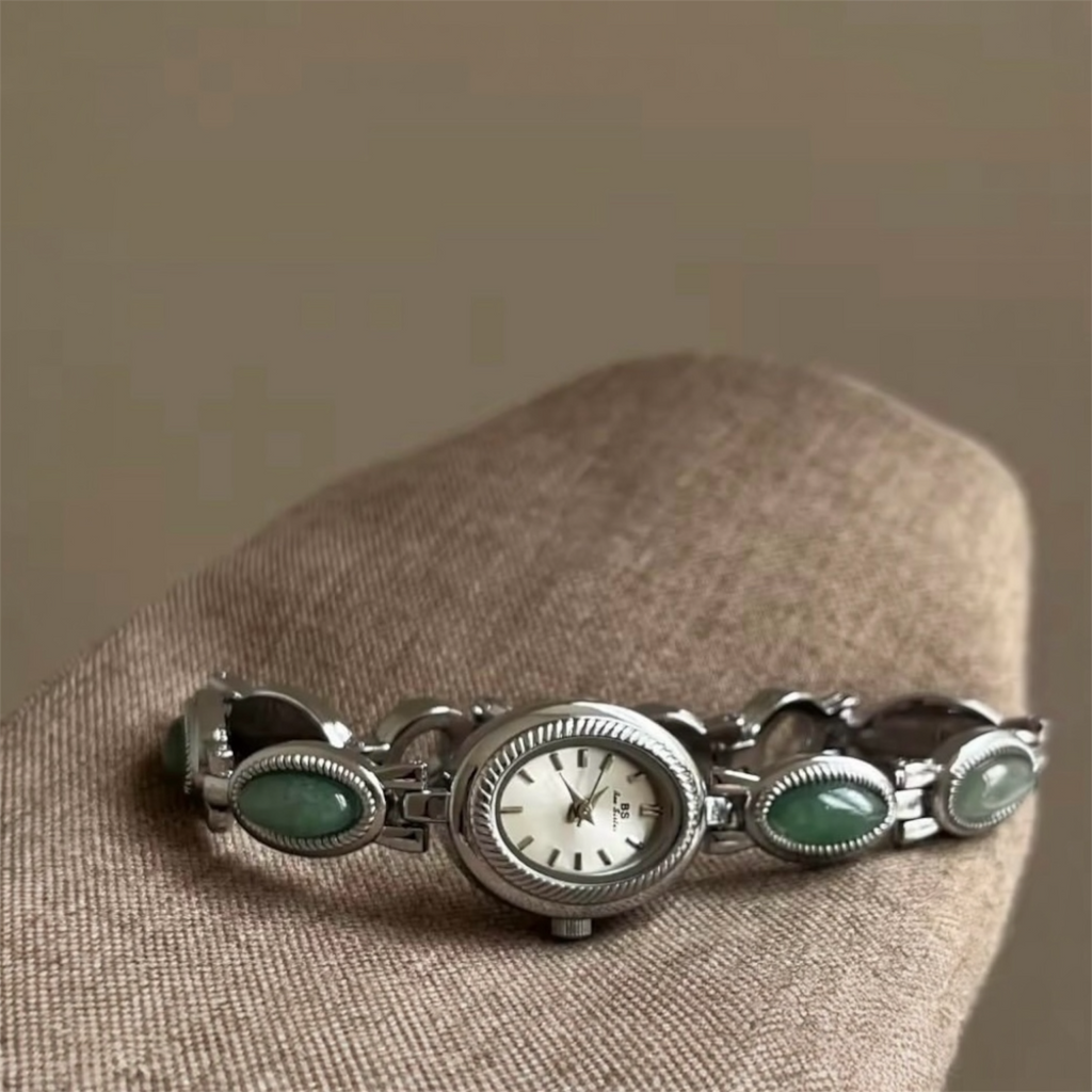 Luxury Oval Women’s Watch with Imitation Diamonds – Elegant Gold Bracelet Quartz Wristwatch for Women