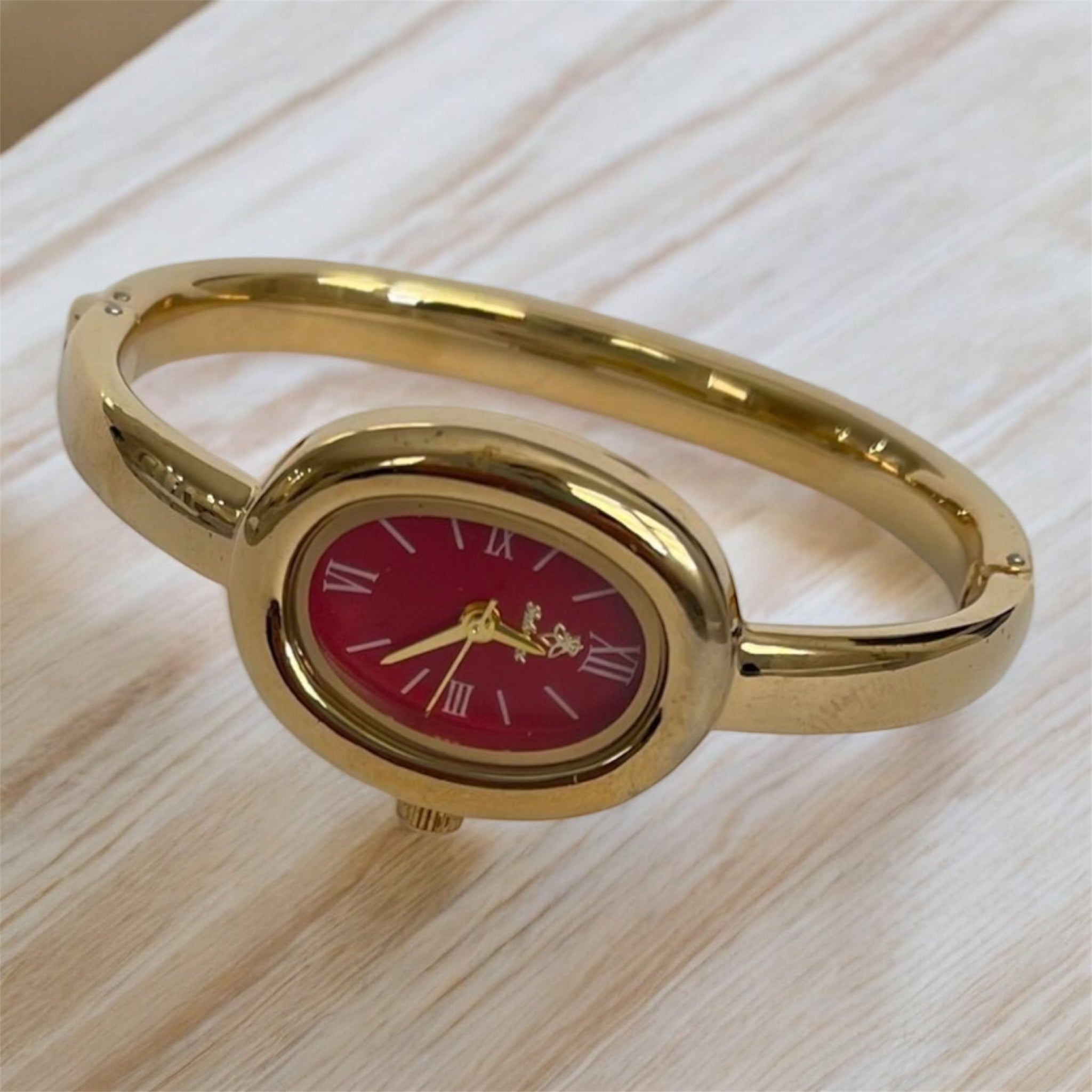 Elegant Women’s Watch – Minimal Fashion Quartz