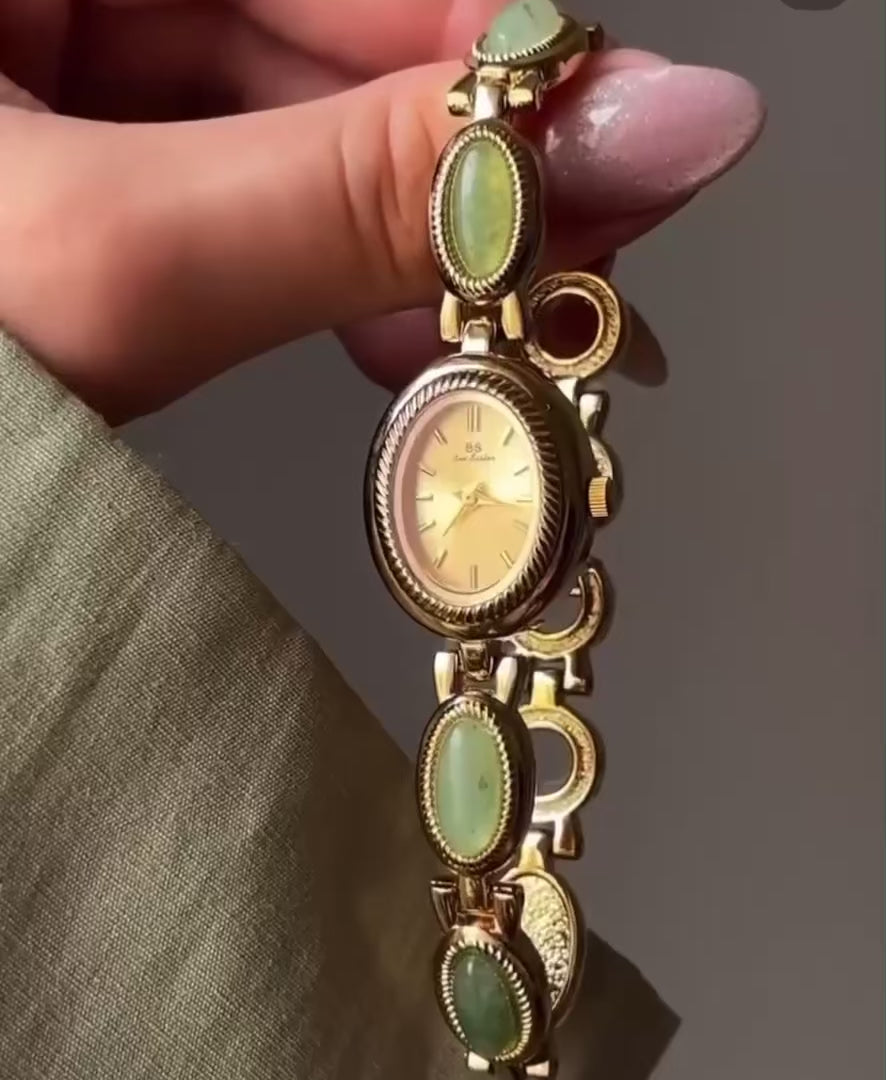 Elegant Women’s Green Bracelet Watch – Luxury Look & Fast Shipping